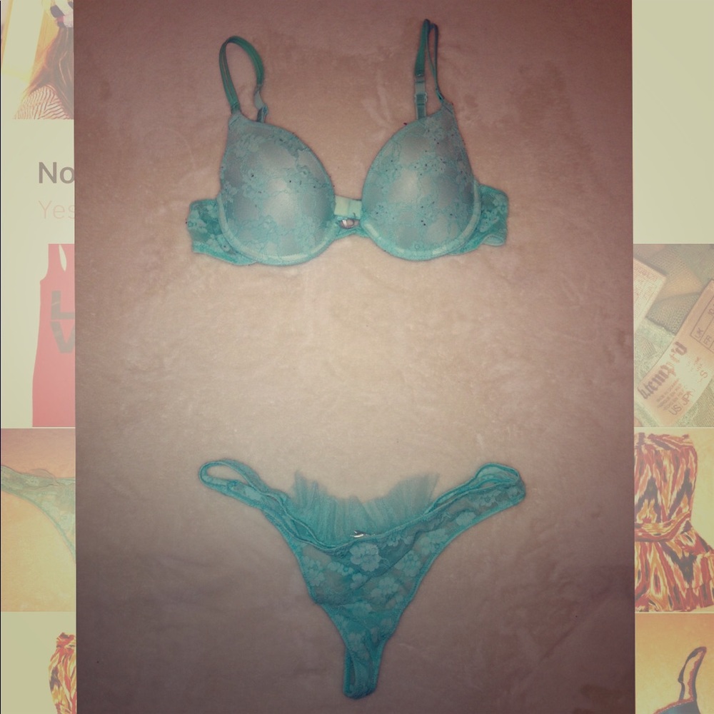 🌷Matching Lingerie (Bra & Thong)